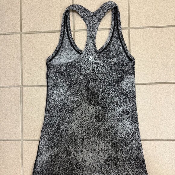 Lululemon Swiftly Tech Racerback Black/White Seamless Tank Size 6 - Picture 2 of 5
